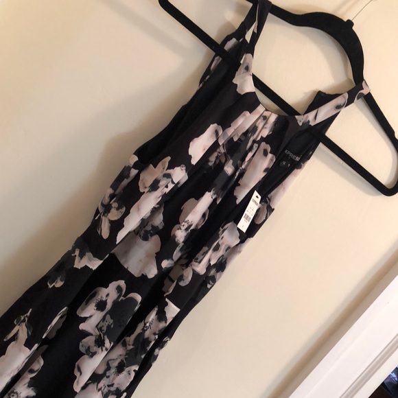 NWT express floral dress - Picture 1 of 3